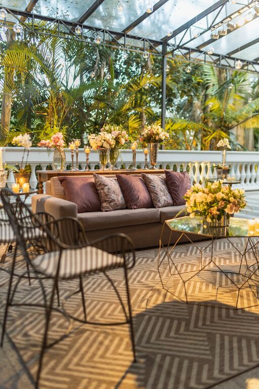 How to Make a Small Balcony Feel Cozy and Inviting